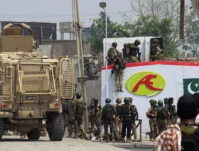 باكستان.. كمين بعبوات ناسفة يودي بحياة 5 شرطيين