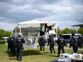 شرطة برلين تزيل مخيم اعتصام معارض لحرب غزة قرب البرلمان