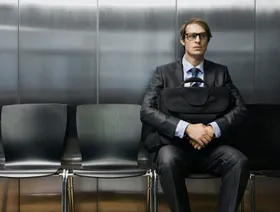 تسريح العمال والذكاء الاصطناعي.. من المسؤول الحقيقي؟