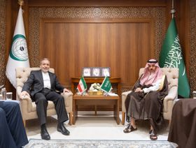 وزير الخارجية السعودي يلتقي عراقجي في جدة