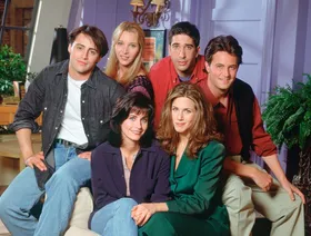 أول تعليق من نجوم Friends على فقدان "تشاندلر"