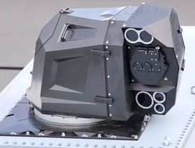 بعد اختبارات سنة في البحر.. ألمانيا تستعد لتشغيل أول نظام ليزر مضاد للمسيرات