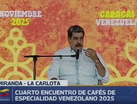 عقب اتصال ترمب وعرض "الممر الآمن".. مادورو يظهر علناً بعد غياب وتكهنات بالفرار