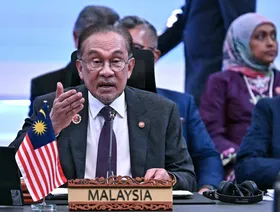 رغم التوترات.. رئيس وزراء ماليزيا يؤكد التزام تايلندا وكمبوديا بحل النزاع الحدودي