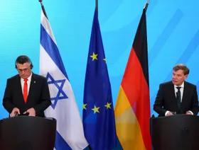 ألمانيا تستأنف مبيعات الأسلحة لإسرائيل وتشدد على أهمية اتفاق غزة