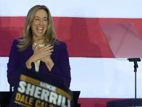 انتخاب الديمقراطية ميكي شيريل حاكمة لولاية نيوجيرسي