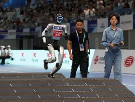 روبوتات وأطفال افتراضيون.. محور خطة الصين للذكاء الاصطناعي بحلول 2035