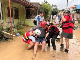 الفلبين.. الإعصار كالمايجي يودي بحياة شخص ويتجه نحو فيتنام
