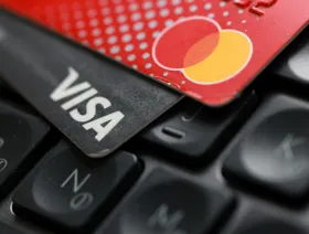 "فيزا" و"ماستركارد" تقتربان من تسوية نزاع قانوني استمر عقدين مع المتاجر