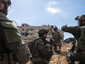 إسرائيل تعيد تموضع قواتها ببعض مناطق خان يونس.. وترقب بشأن الانتقال إلى "مرحلة رفح"