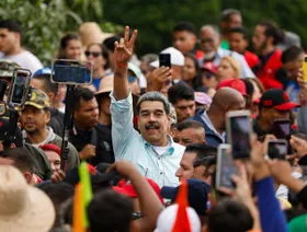 من قصر ميرافلوريس إلى قبضة واشنطن.. رحلة الـ12 عاماً لمادورو في حكم فنزويلا