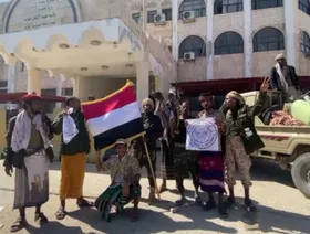 اليمن.. "درع الوطن" تبدأ الانتشار في المكلا بعد السيطرة على معسكرات حضرموت