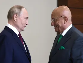 المستشار السياسي لبوتين لـ"المجلة": الوقت في صالح روسيا.. وترمب لم يقدم جديداً لإنهاء حرب أوكرانيا