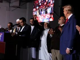 بعد دعم ترمب.. كيف خسر الديمقراطيون أصوات المسلمين والعرب "المؤثرة"؟