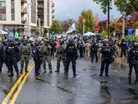 قاضية أميركية تصدر حظراً دائماً على إرسال الحرس الوطني إلى بورتلاند