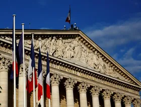 فرنسا.. النواب يصوتون على مشروع قرار يدين "اتفاقية 1968" مع الجزائر