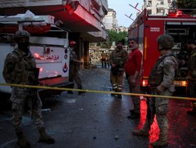 إسرائيل تقصف ضاحية بيروت الجنوبية.. ولبنان يحذر من تقويض استقرار المنطقة