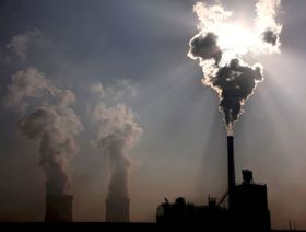 فرنسا وأميركا تقترحان حظر التمويل الخاص لمحطات الفحم في "كوب 28"