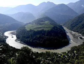 الصين تبدأ تشييد سد ضخم في التبت.. لماذا يثير الجدل؟