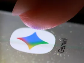 أبل تستعد للكشف عن أول إصدار من "سيري" يعمل بنماذج جيميناي