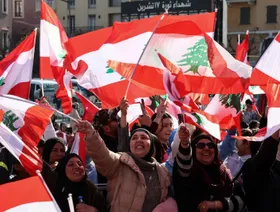 توتر وتدخلات.. 4 عقود من الصراع على السيادة بين لبنان وإيران