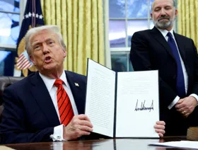 موازنة الولايات المتحدة تسجل أدنى عجز في 3 سنوات بفضل رسوم ترمب