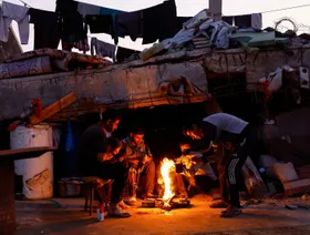 وفد "حماس" يبحث مع رئيس المخابرات المصرية مستقبل اتفاق غزة