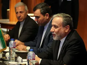 إيران تستدعي سفراءها لدى ألمانيا وفرنسا وبريطانيا للتشاور بشأن "سناب باك"