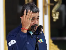 ترمب يخطط للتواصل مع مادورو بعد تصنيفه كـ"رئيس منظمة إرهابية"