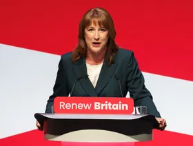 وزيرة الخزانة البريطانية في السعودية لتسريع محادثات التجارة مع الخليج