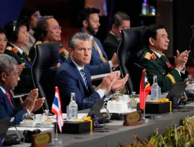 هيجسيث بعد يوم من لقاء نظيره الصيني: مستعدون للمساعدة في مواجهة "عدوان" بكين