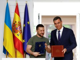 إسبانيا تمنح أوكرانيا أسلحة بمليار يورو عقب زيارة زيلينسكي إلى مدريد