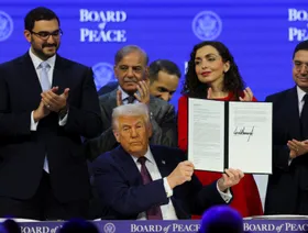 شاهد.. ترمب وممثلو 25 دولة يوقعون ميثاق "مجلس السلام"