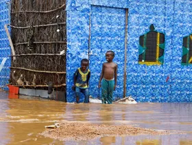 "COP 28".. منظمة: 27 مليون طفل عانوا الجوع بفعل أزمات المناخ في عام واحد
