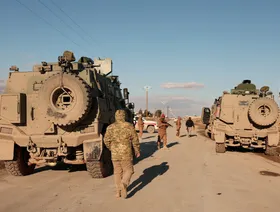 "الدفاع السورية" تنفي وقوع اشتباكات قرب سجن الأقطان بالرقة وسط تصعيد مع "قسد"