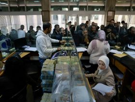 ترمب يوقع أمراً تنفيذياً بإنهاء عقوبات سوريا.. ودمشق: يفتح أبواب إعادة الإعمار
