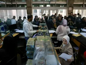 ترمب يوقع أمراً تنفيذياً بإنهاء عقوبات سوريا.. ودمشق: يفتح أبواب إعادة الإعمار