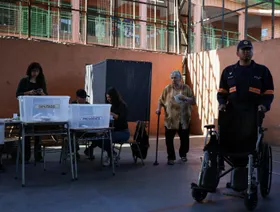 تشيلي.. الناخبون يدلون بأصواتهم في انتخابات تهيمن عليها "الجريمة والهجرة"