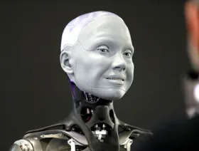 تطوير روبوت يتقن حركات شفاه البشر أثناء الكلام والغناء