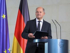 وسط ضغوط داخلية.. ألمانيا تعلن مراجعة مساعداتها للفلسطينيين