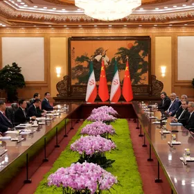 دعم صيني "غير مباشر" يعيد الملف النووي الإيراني لدائرة الخطر