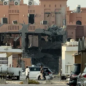 "مقامرة نتنياهو" في قطر.. "نتائج عكسية" تفاقم مأزق إسرائيل السياسي