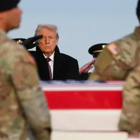 ترمب يحضر مراسم إعادة جثامين ثلاثة أميركيين سقطوا في سوريا