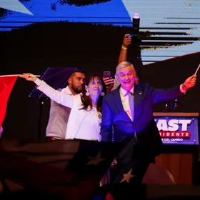 اليميني المتشدد كاست يفوز بالرئاسة في تشيلي.. ويتلقى تهنئة من روبيو