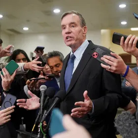 "إعصار الملح".. سيناتور أميركي بارز: الاستخبارات الصينية ما زالت تخترق شبكاتنا