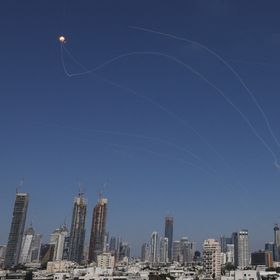 حرب إيران وإسرائيل.. ترمب: من الصعب مطالبة تل أبيب بوقف الضربات الجوية