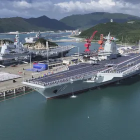 بعد إطلاق أقوى حاملة طائرات صينية.. هل تهدد بكين "هيمنة أميركا" على البحار؟