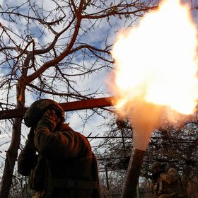 روسيا إلى أكبر مكاسبها في أوكرانيا منذ 2022.. وكييف تنتظر تدفق أسلحة الغرب