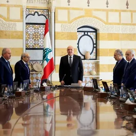 لبنان.. مجلس الوزراء يبحث خطة حصر السلاح وانسحاب وزراء "حركة أمل" و"حزب الله"