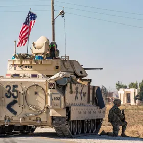 الهجوم على الجنود الأميركيين في سوريا.. ماذا حدث وماذا نعرف عن المهاجم؟